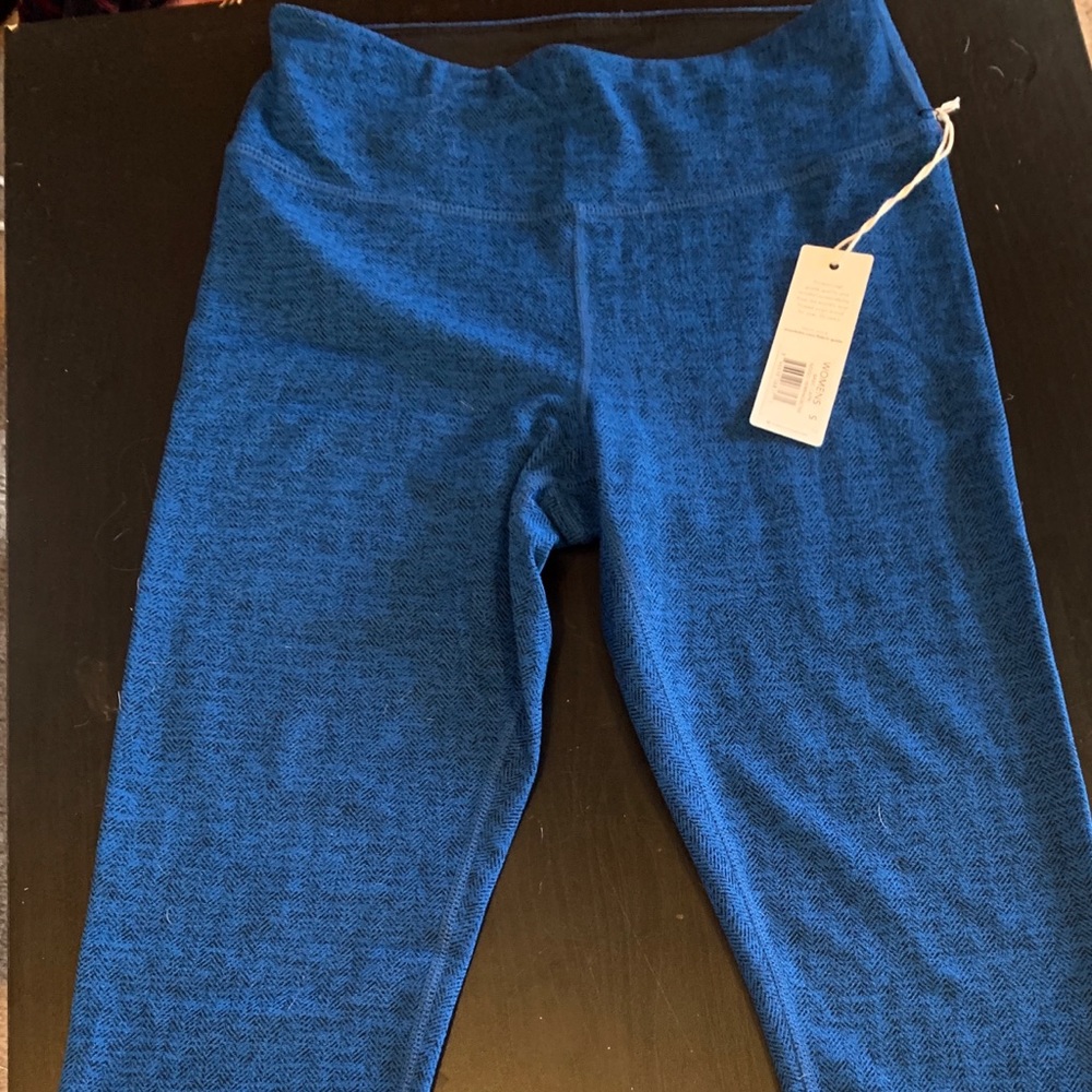 Manduka Basic Capri in Indigo Herringbone NWT!